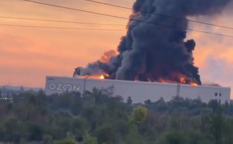 У Росії вперше атаковано склад OZON, на об'єкті пожежа